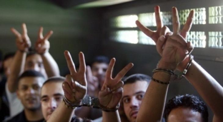 رفضاً لإعتقالهم الإداري المعتقلون يحاربون الطعام