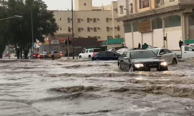 شاهد...السعودية تغرق مجدداً...والسبب ؟!