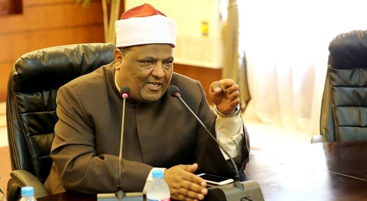 الدكتور عباس شومان يرد على مفتي مصر الدكتور شوقي علام حول عقوبة شارب