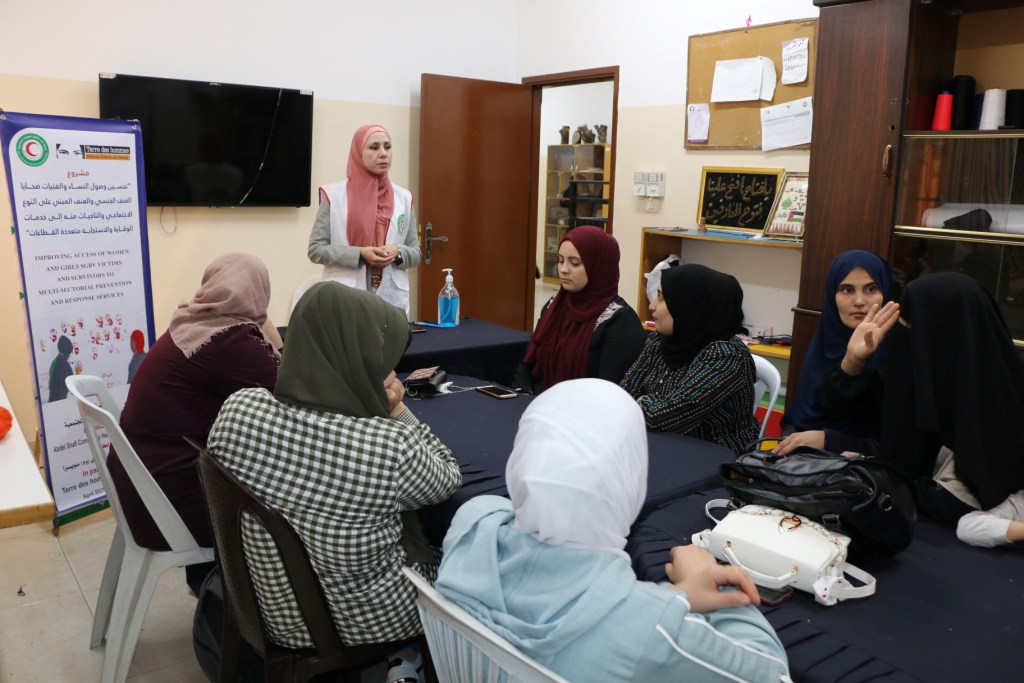 جمعية عبد الشافي الصحية و المجتمعية تعقد ورشة توعوية حول التعامل مع الأطفال وقت الازمات والحروب