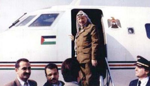 طيار الرئيس ياسر عرفات يسرد تفاصيل اول رحلة لمطار غزة ومغامرات “ابو عمار”