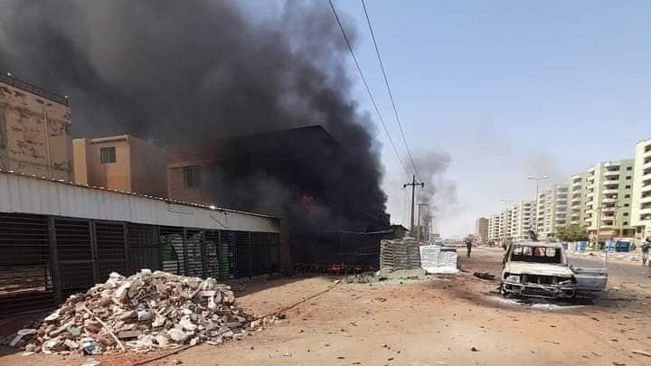 الرئيس محمود عباس يصدر تعليماته ببدء اجلاء المواطنين الفلسطينيين من السودان...تفاصيل