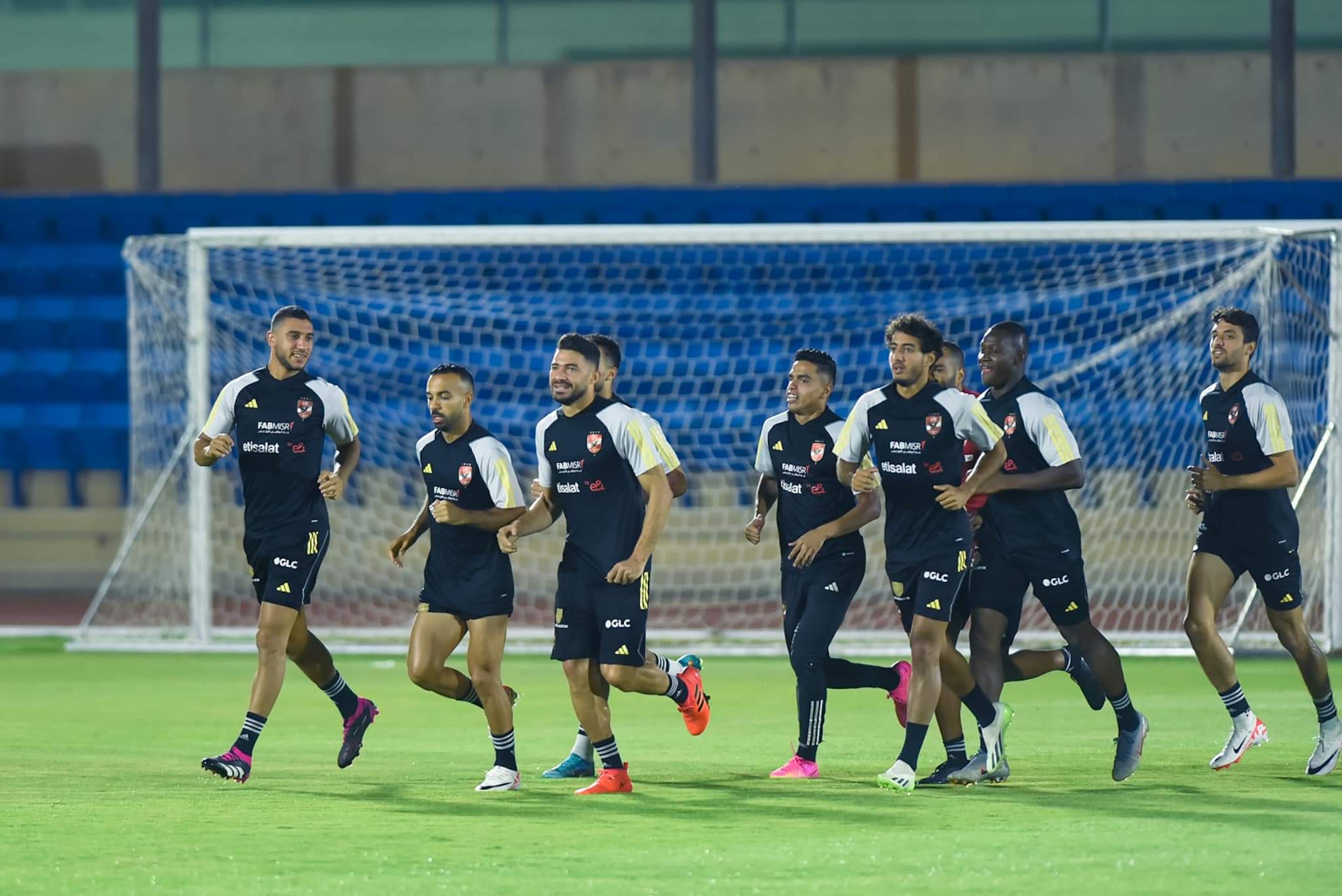 جماهير الأهلي المصري بالسعودية تؤازر الفريق في المران اليوم استعدادا للسوبر الأفريقي