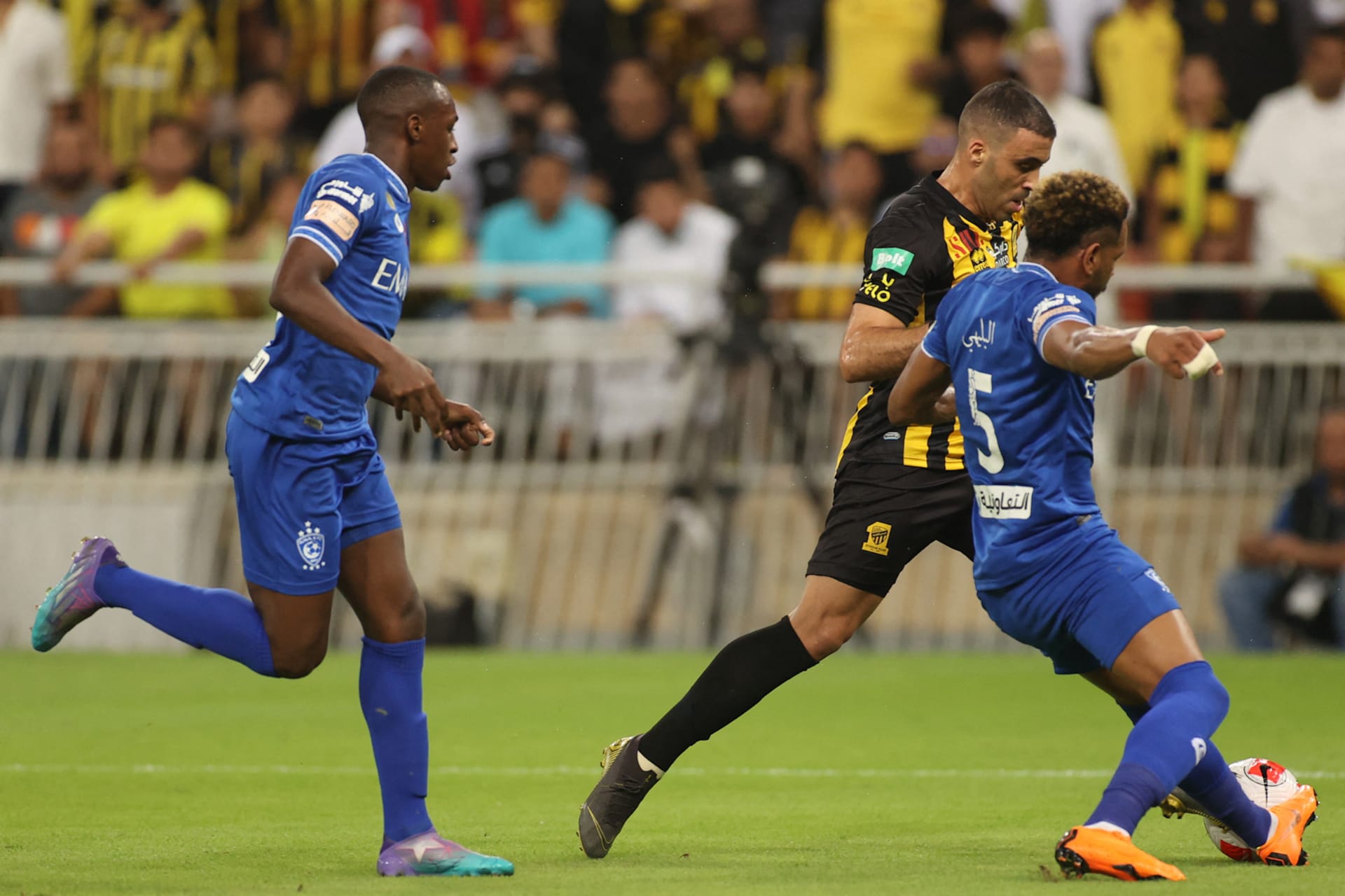 كلاسيكو ناري بين الهلال والإتحاد بوجود نيمار وبنزيما مساء الجمعة
