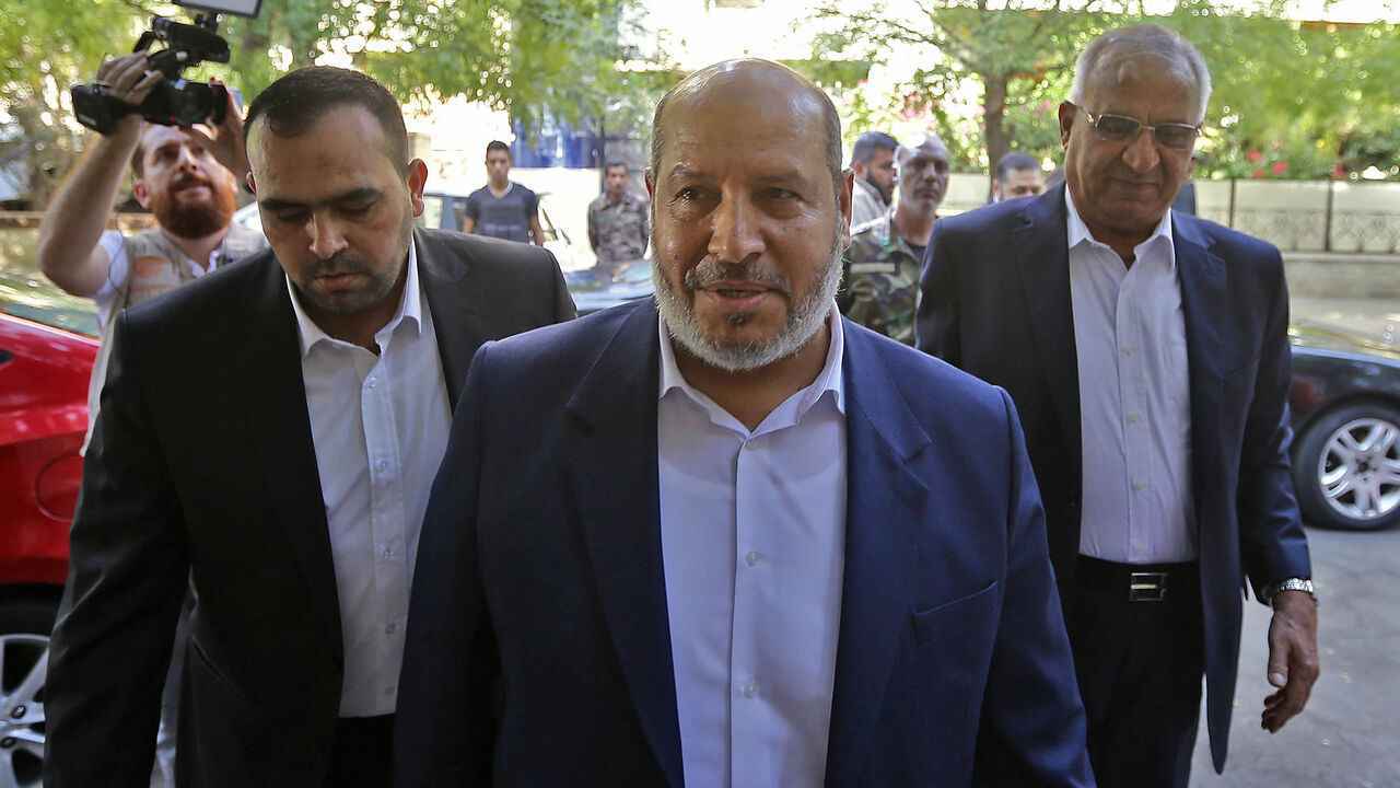 بعد مغادرته للقاهرة وفد حماس يعلن استكمال المحادثات لاحقاً !