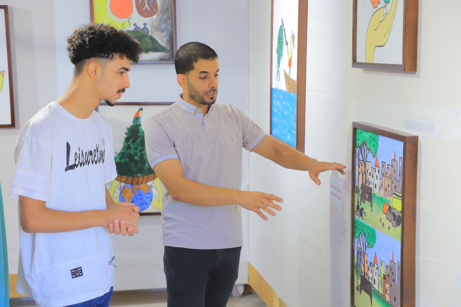 معرض نافذة رقم 7 ... لوحات فنية تحاكي قضايا التغيير المناخي