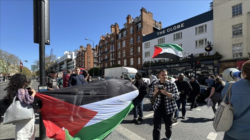 أنصار فلسطين يغلقون شارعا رئيسيا في لندن تضامنا مع غزة