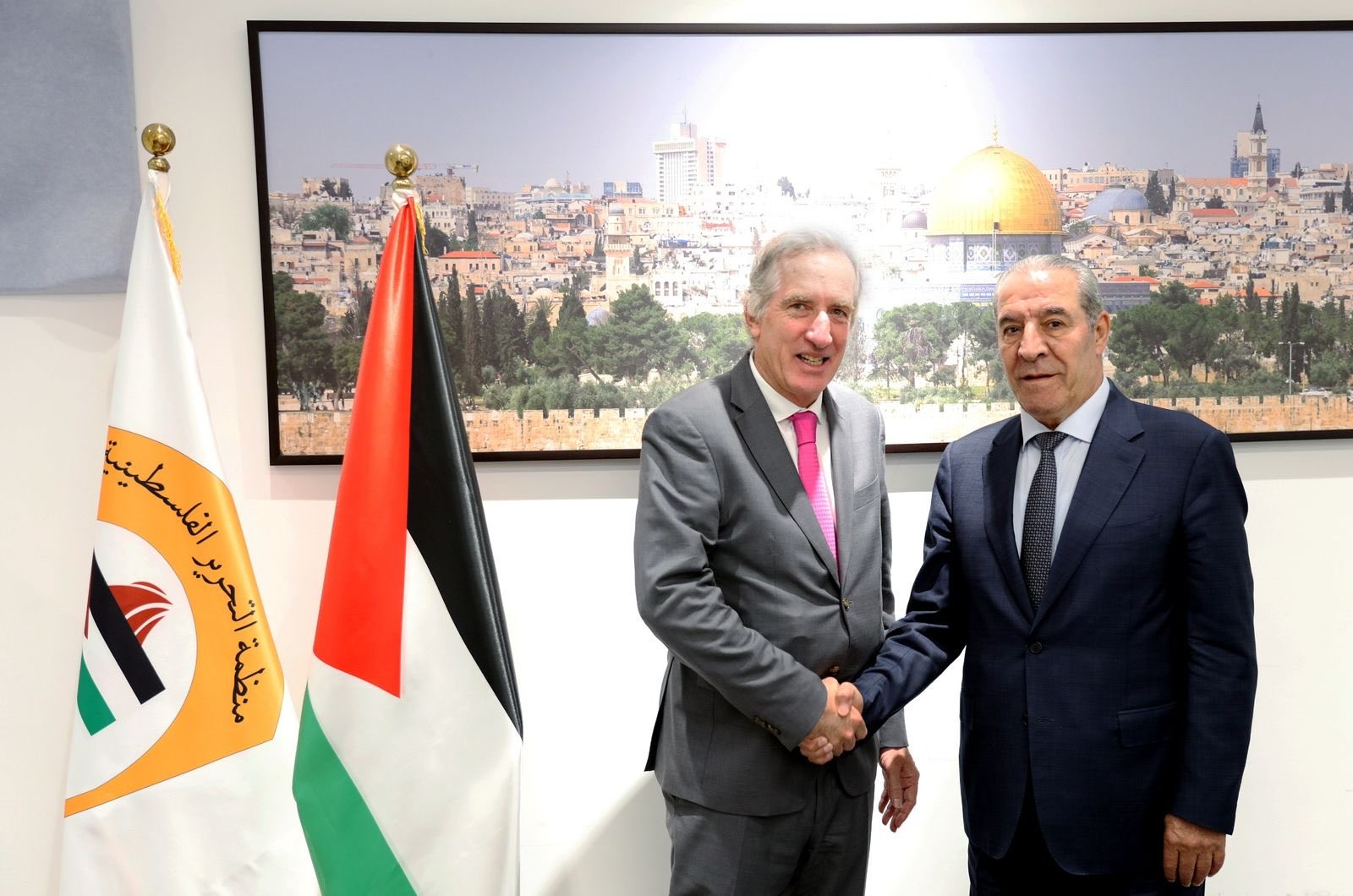 حسين الشيخ يبحث مع المبعوث الأوروبي التصعيد بالضفة وغزة والتحضيرات للانتخابات | نداء الوطن