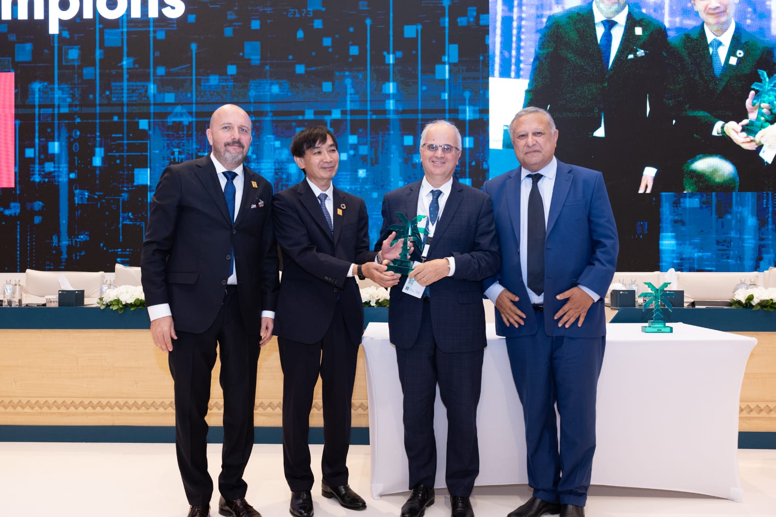 المملكة المغربية تحصل على جائزة أحسن تقدم على الصعيد العربي والعالمي في مؤشر التنمية البريدية لسنة 2023