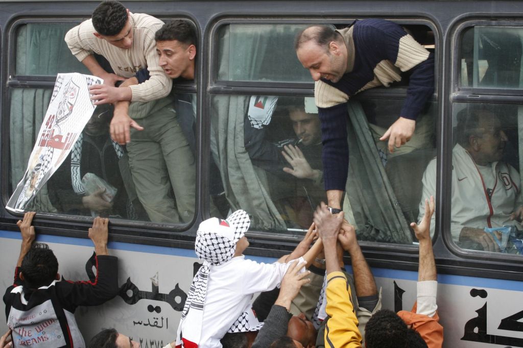 حماس تطالب بالإفراج عن قيادات فلسطينية بارزة ضمن صفقة التبادل المرتقبة
