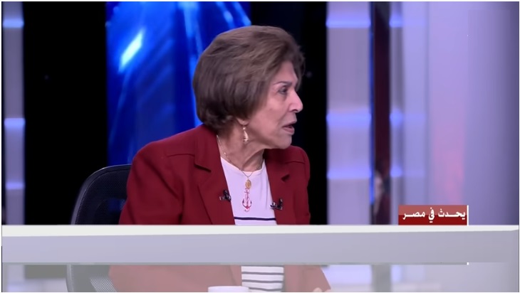 كاتبة مصرية تطلق تصريحا حول الأذان يثير غضب المواطنين...فيديو