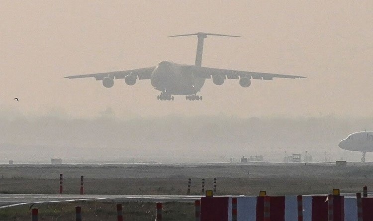 ظاهرة جوية تربك حركة الطائرات في مطار بيروت