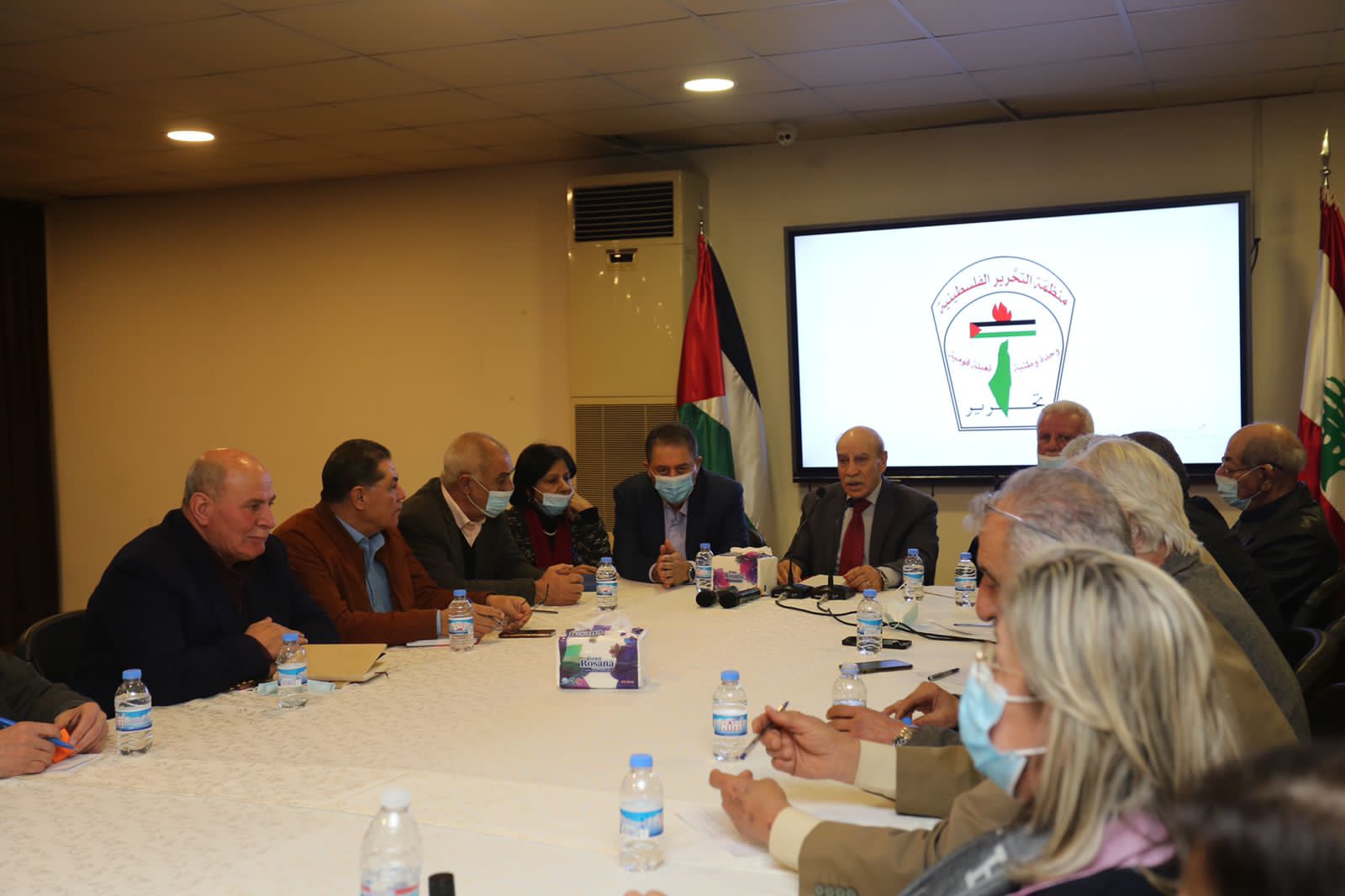 لقاء تشاوري لأعضاء المجلس الوطني الفلسطيني في لبنان