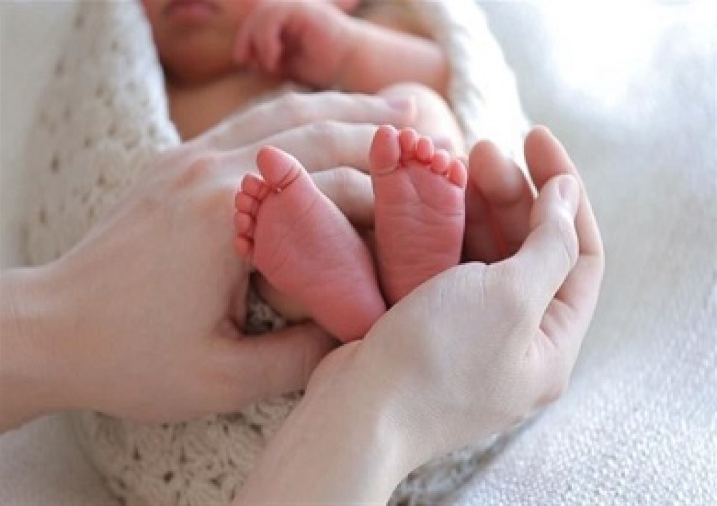 طفلة تعود من الموت في جنازتها بالهند