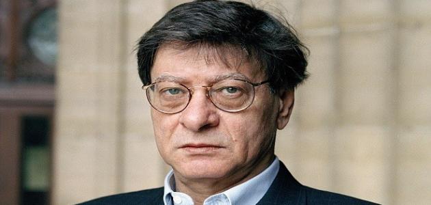 فن قراءة التاريخ الفلسطيني في شعر محمود درويش.