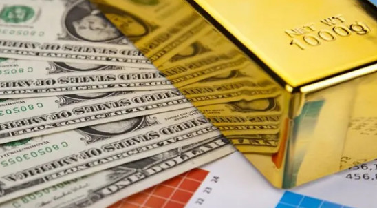 أسعار العملات والذهب اليوم في دول مجلس التعاون الخليجي عملات خليجية متنوعة وسبائك ذهبية تعكس حركة التداول والصرف في دول الخليج