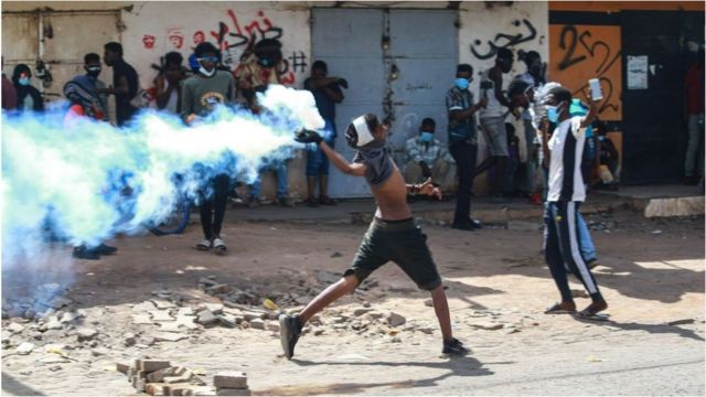 مقتل 4 متظاهرين ضد الحكم العسكريّ في الخرطوم