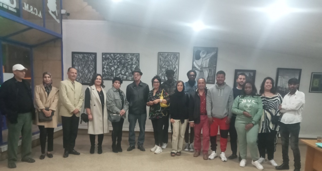"أبيض أسود" معرض فني جديد للفنان التشكيلي عبد اللطيف صبراني ..