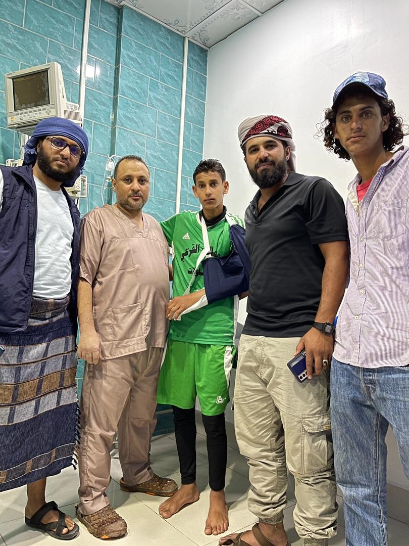 الاستشاري د.عماد الشعيبي ينجح بإجراء ثلاث عمليات جراحية لكسور معقدة تعرض لها أحد لاعبي كرة القدم